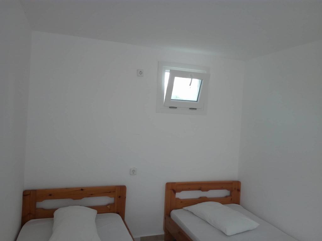 Aparthotel San Efrem Perissa  Zimmer foto